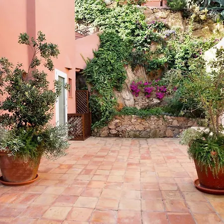 Piccolo Pevero Retreat בית נופש *